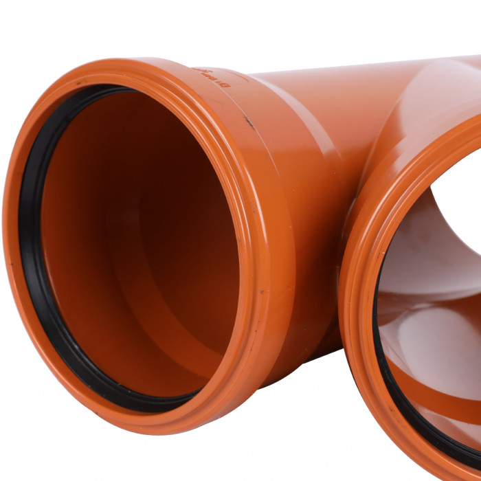 Sinikon 20300.R.B НПВХ Тройник D110 x 110 x 45° для нар. канализации