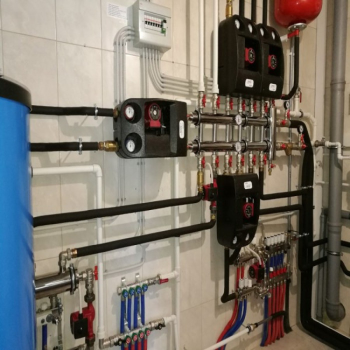 Распределительный коллектор с гидрострелкой GSK 25-3