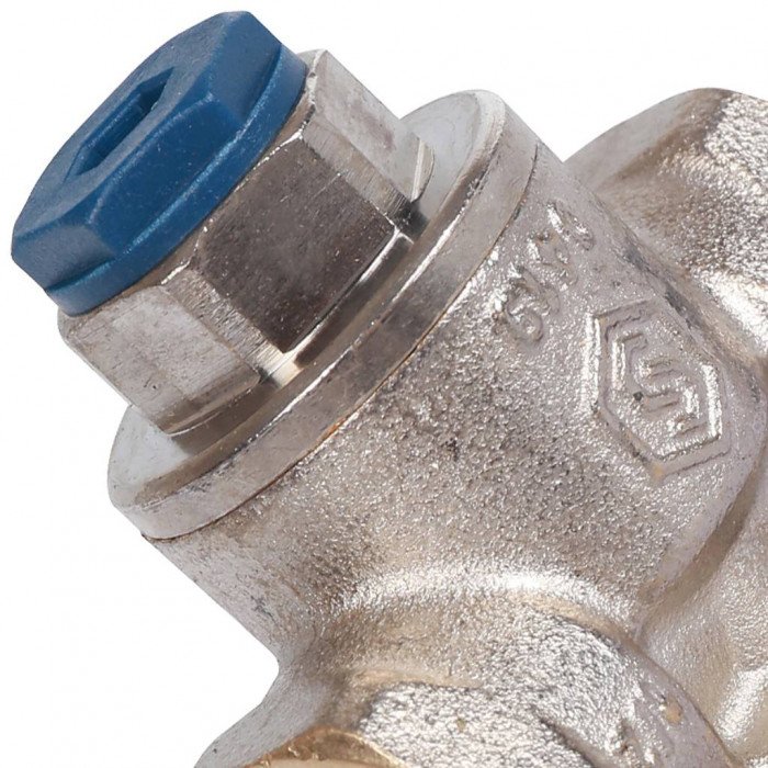 STOUT Редуктор давления PN16 вн/вн 1/2" с выходом под манометр