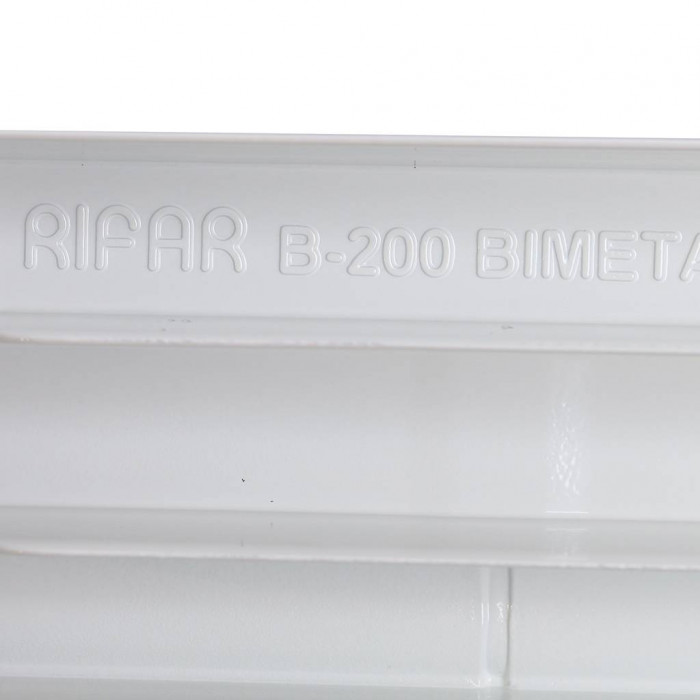 Биметаллический радиатор RIFAR BASE 200, 8 секций, боковое подключение, белый