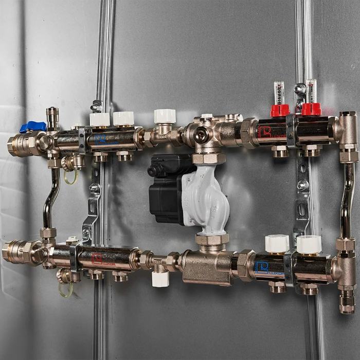 Коллекторная группа с присоед. набором LUXOR КА 1191 и насосным модулем GP1190 с колектором на 2 радиатора 17403402N